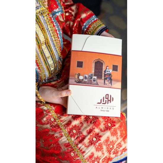 طقم يوم المرأة العمانيه