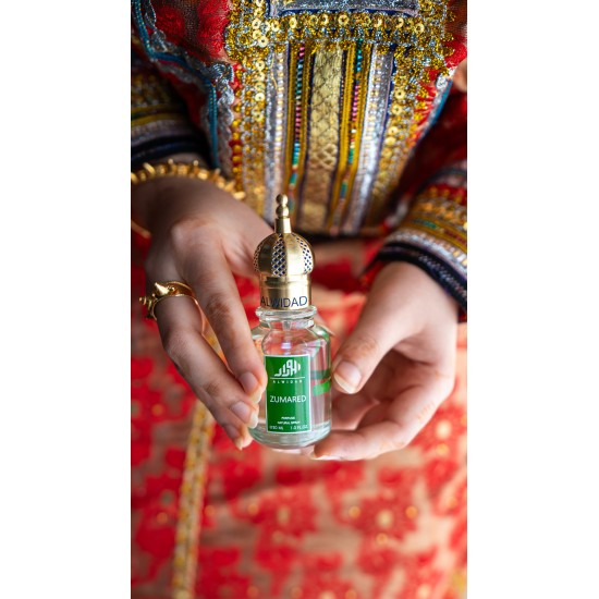 طقم يوم المرأة العمانيه