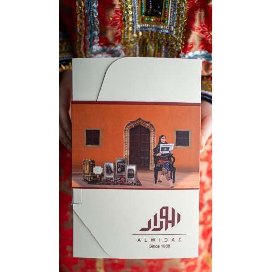 طقم يوم المرأة العمانيه